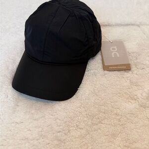 On Running Black Performance Cap